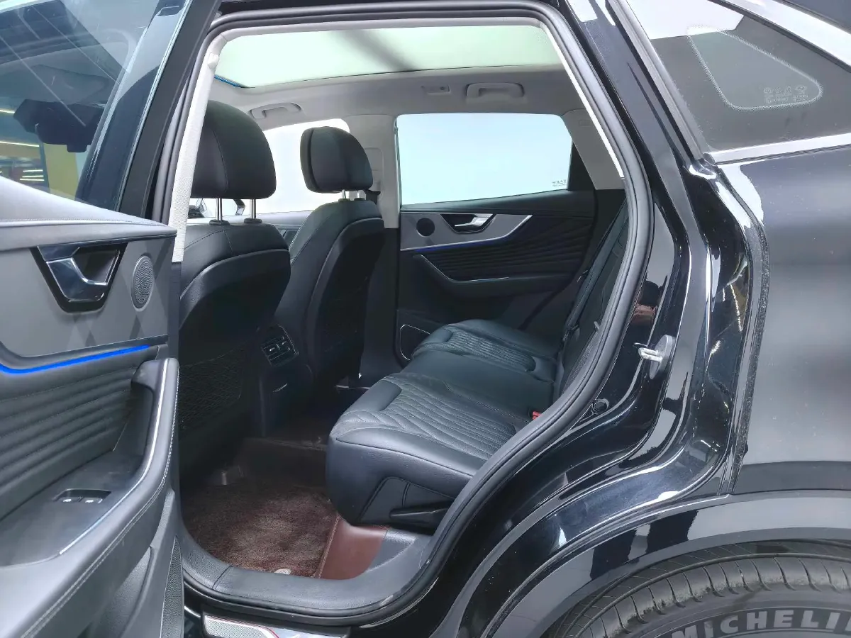 2023 HongQi HS5 2.0T 252HP L4 8AT,autocango,china used car exporter,china ev exporter,chinese used car exporter,chinese used ev exporter