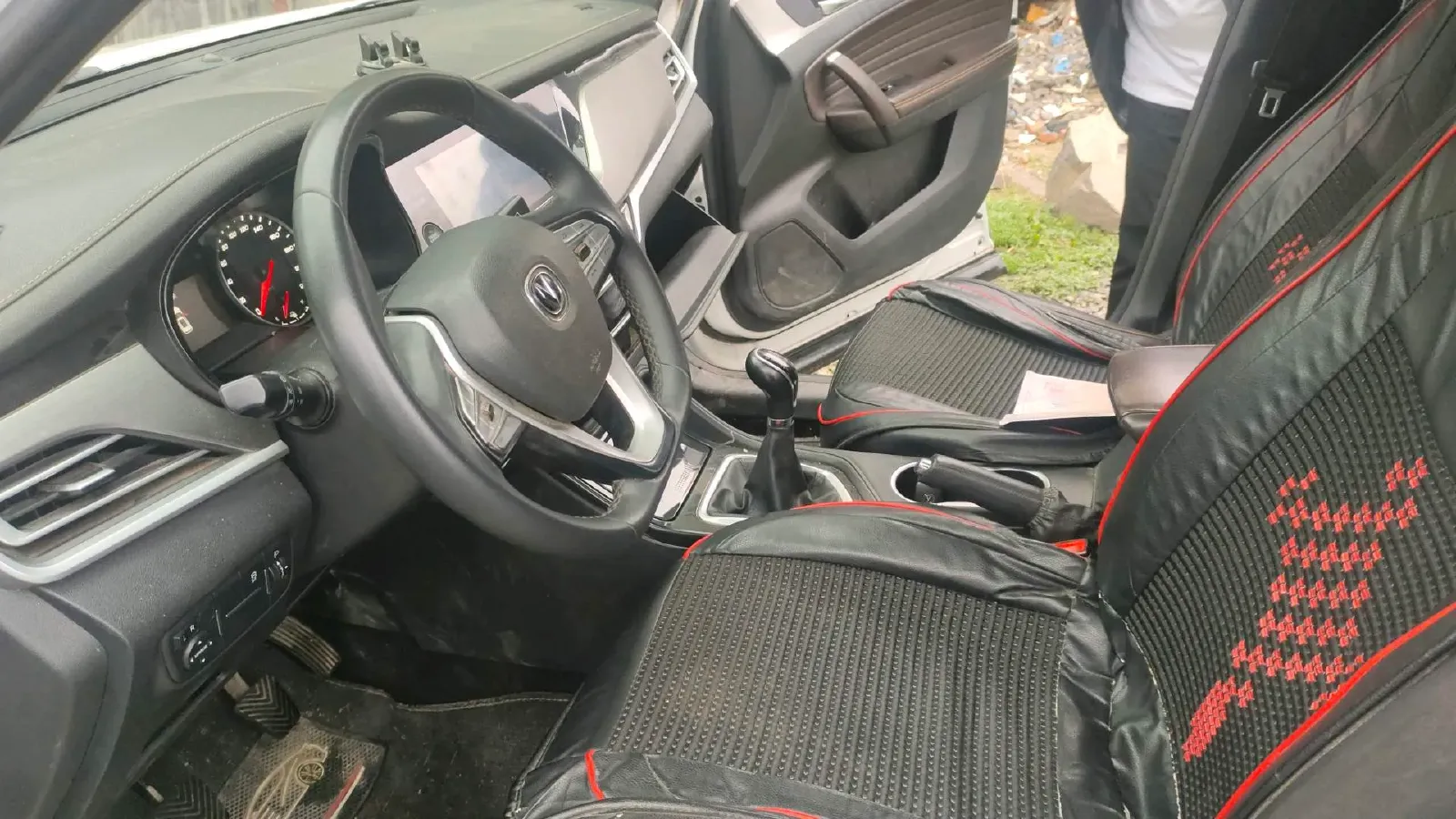 2019 ChangAn CS35 Plus 1.6L 128HP L4 5MT,autocango,china used car exporter,china ev exporter,chinese used car exporter,chinese used ev exporter