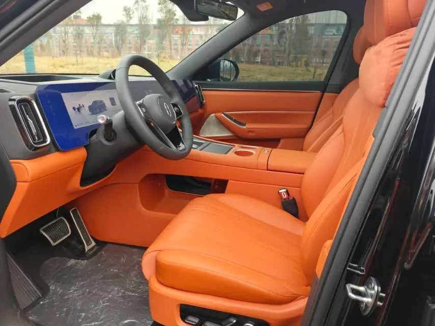 2025 AITO AITO M8 REEV 160HP REEV 53.4KWH,autocango,china used car exporter,china ev exporter,chinese used car exporter,chinese used ev exporter