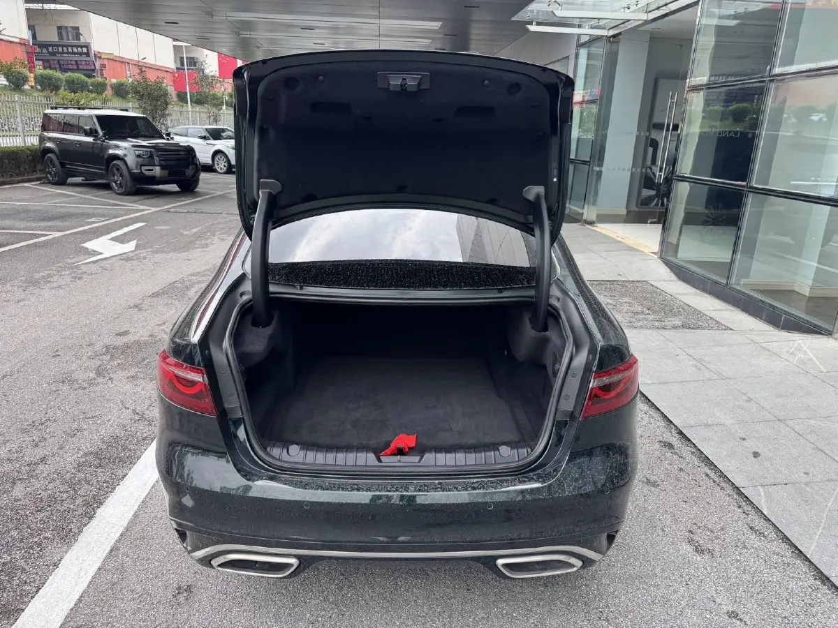 2022 Jaguar XFL 2.0T 250HP L4 8AT,autocango,china used car exporter,china ev exporter,chinese used car exporter,chinese used ev exporter