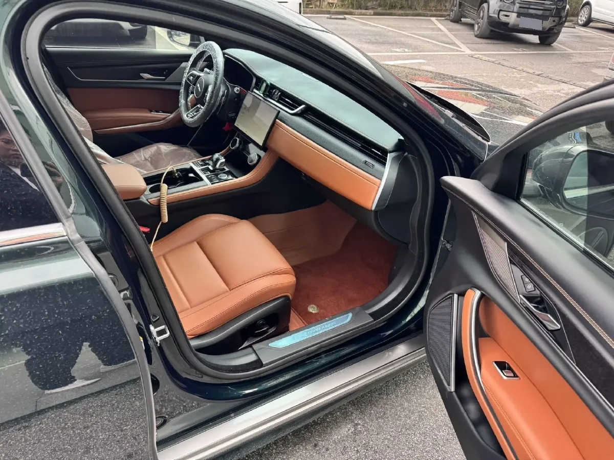 2022 Jaguar XFL 2.0T 250HP L4 8AT,autocango,china used car exporter,china ev exporter,chinese used car exporter,chinese used ev exporter