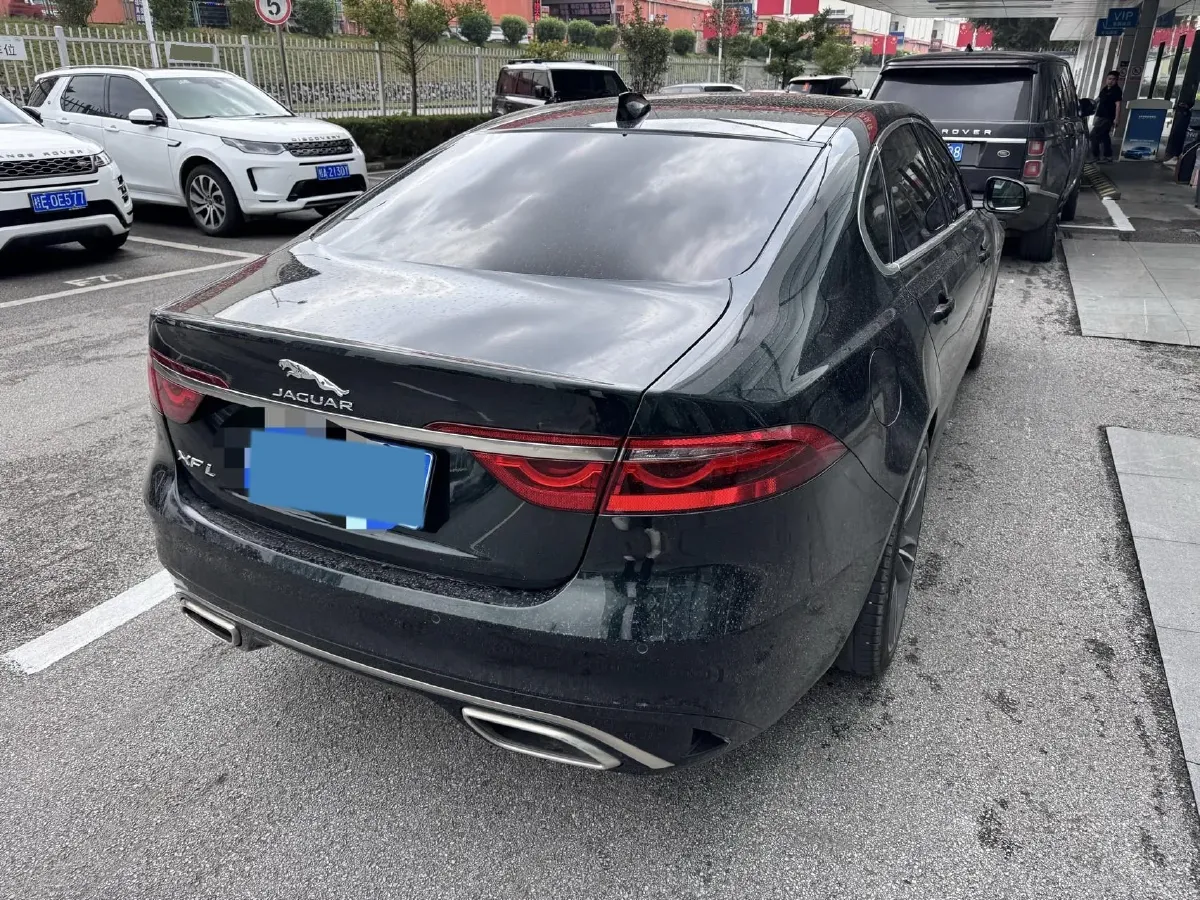 2022 Jaguar XFL 2.0T 250HP L4 8AT,autocango,china used car exporter,china ev exporter,chinese used car exporter,chinese used ev exporter