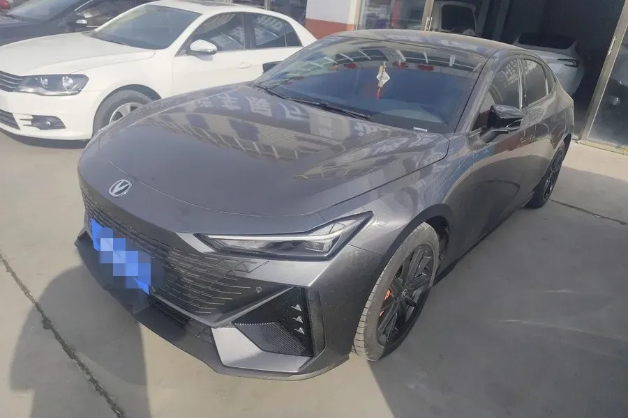 2022 ChangAn UNI-V 1.5T 188HP L4 7DCT,autocango,china used car exporter,china ev exporter,chinese used car exporter,chinese used ev exporter