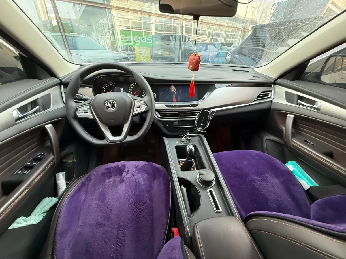 2019 ChangAn CS35 Plus 1.6L 128HP L4 5MT,autocango,china used car exporter,china ev exporter,chinese used car exporter,chinese used ev exporter