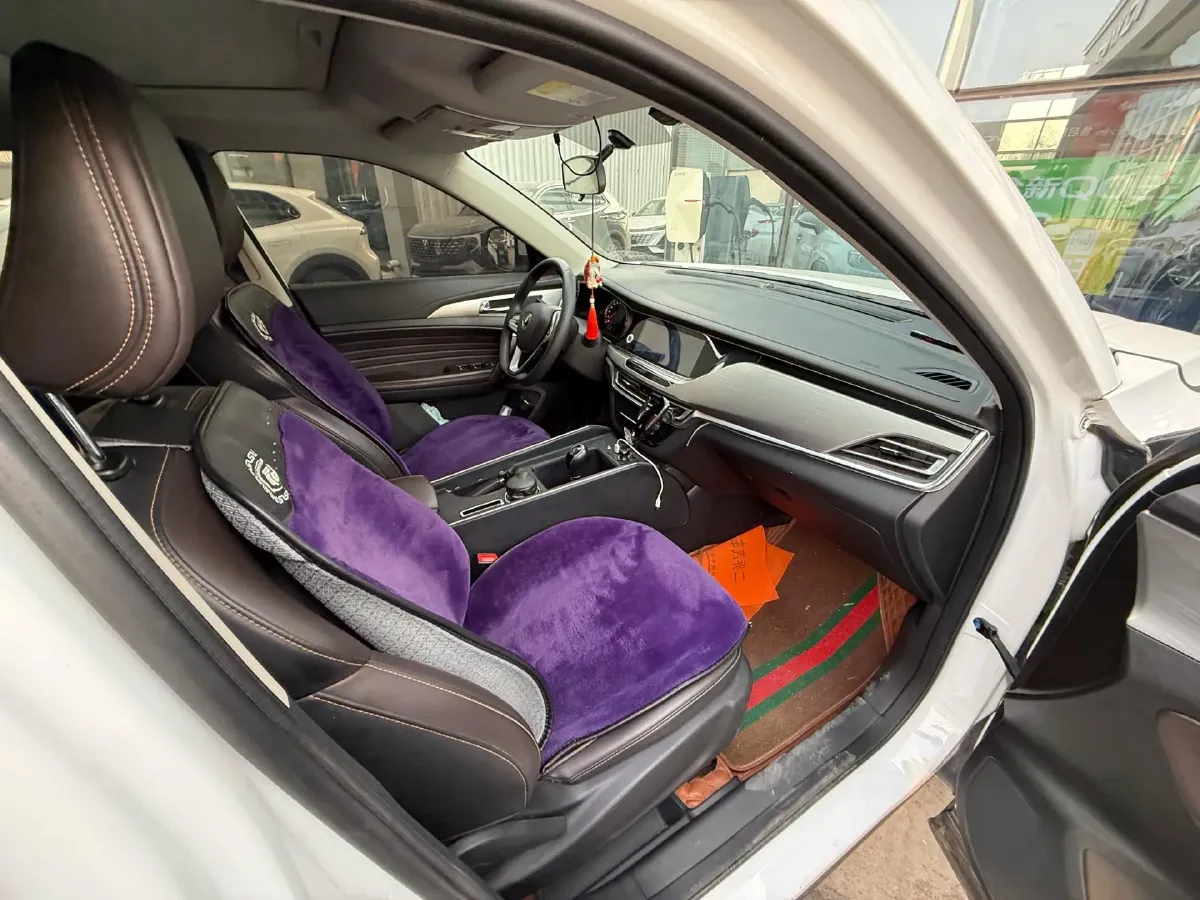 2019 ChangAn CS35 Plus 1.6L 128HP L4 5MT,autocango,china used car exporter,china ev exporter,chinese used car exporter,chinese used ev exporter