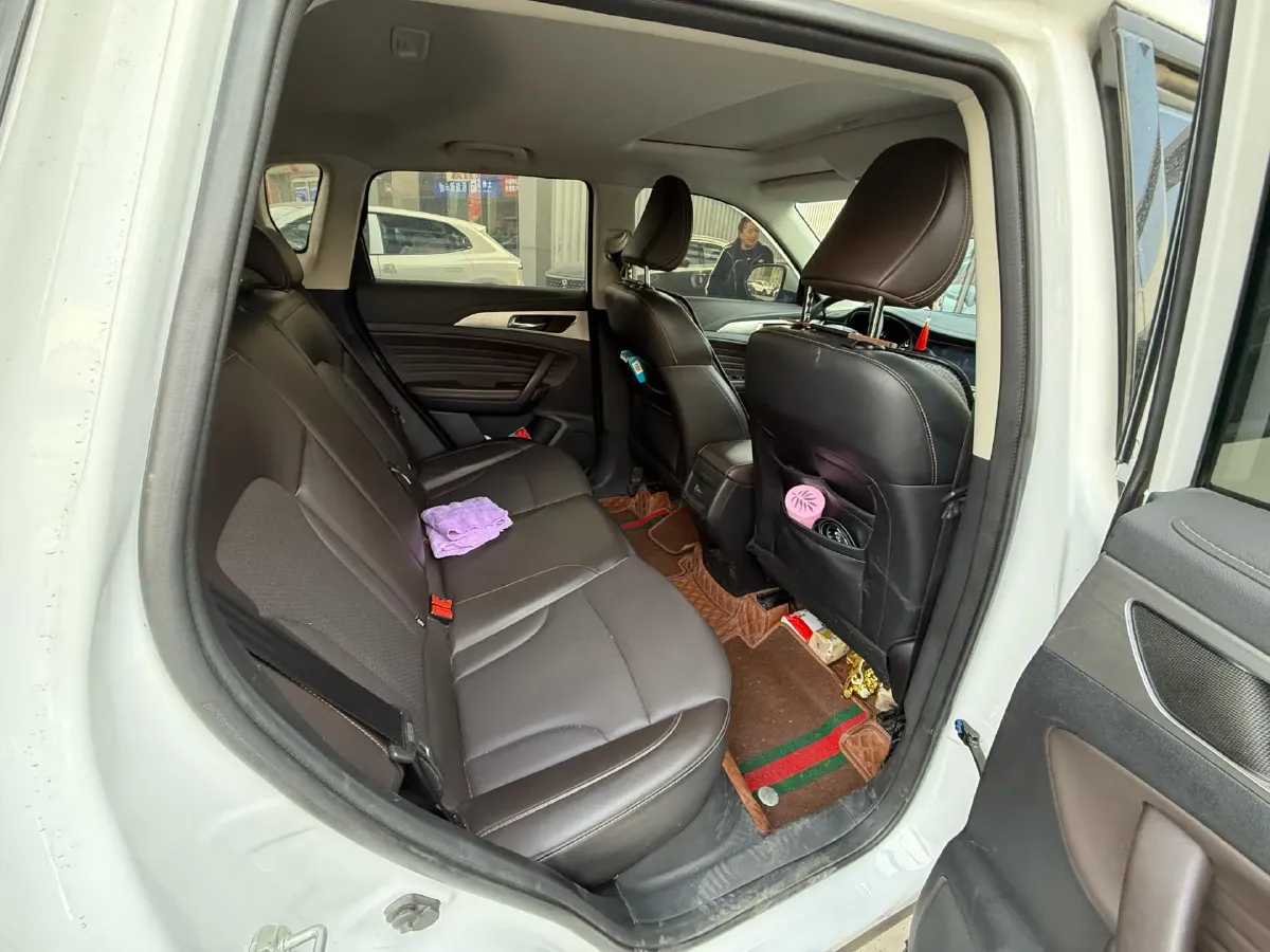 2019 ChangAn CS35 Plus 1.6L 128HP L4 5MT,autocango,china used car exporter,china ev exporter,chinese used car exporter,chinese used ev exporter