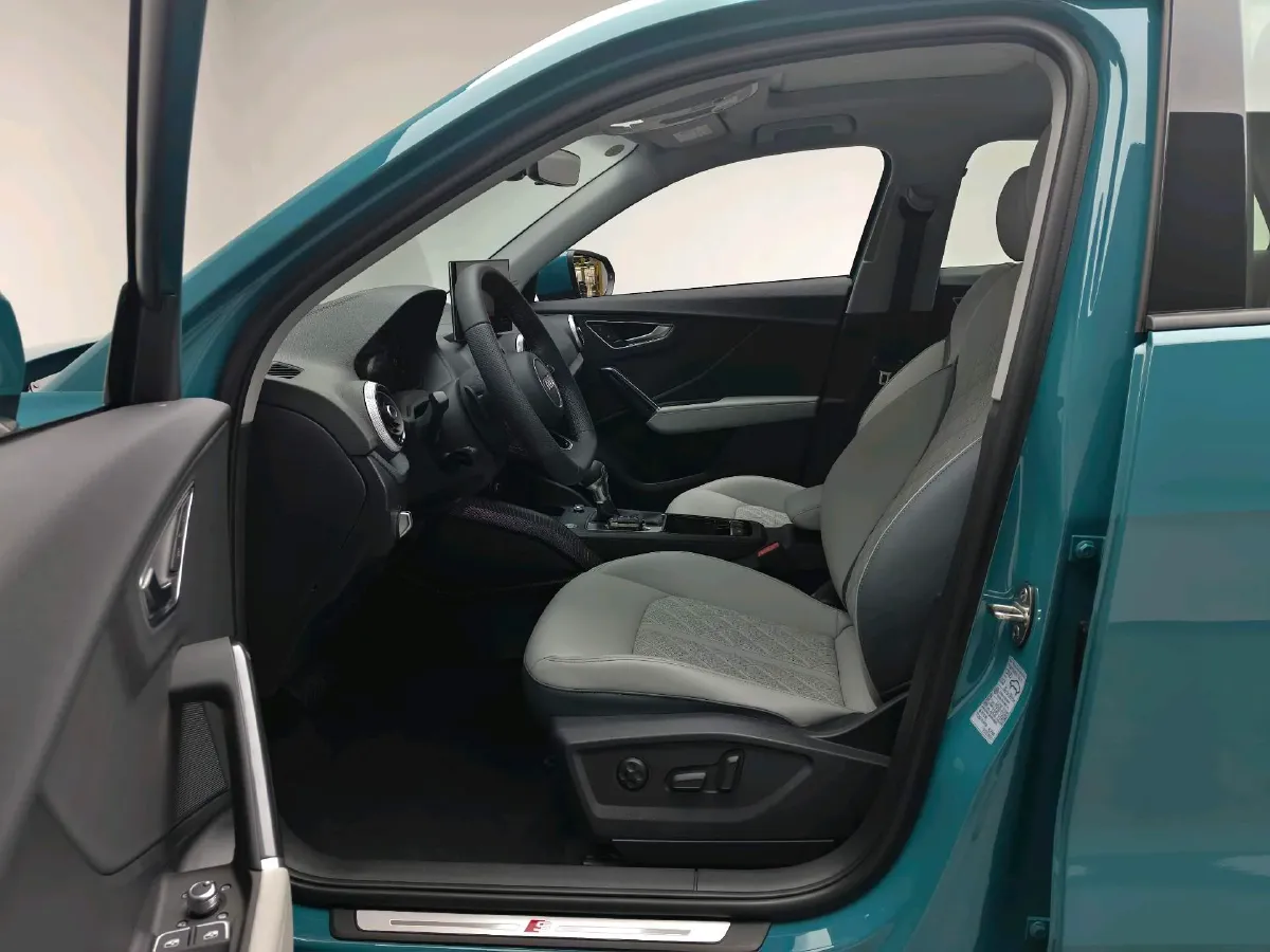 2025 Audi Q2L 1.5T 160HP L4 7DCT,autocango,china used car exporter,china ev exporter,chinese used car exporter,chinese used ev exporter