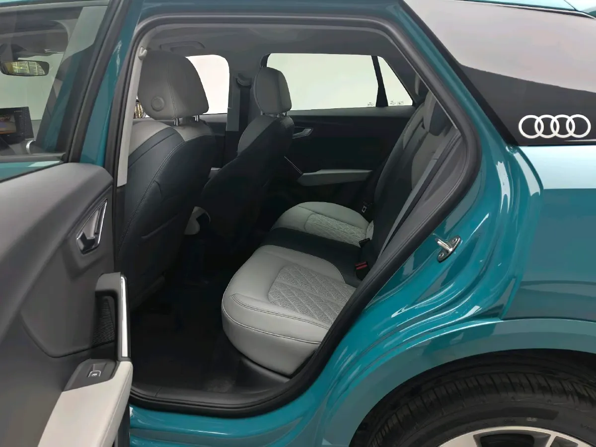 2025 Audi Q2L 1.5T 160HP L4 7DCT,autocango,china used car exporter,china ev exporter,chinese used car exporter,chinese used ev exporter