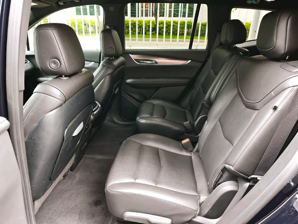 2022 Cadillac XT6 2.0T 237HP L4 9AT,autocango,china used car exporter,china ev exporter,chinese used car exporter,chinese used ev exporter