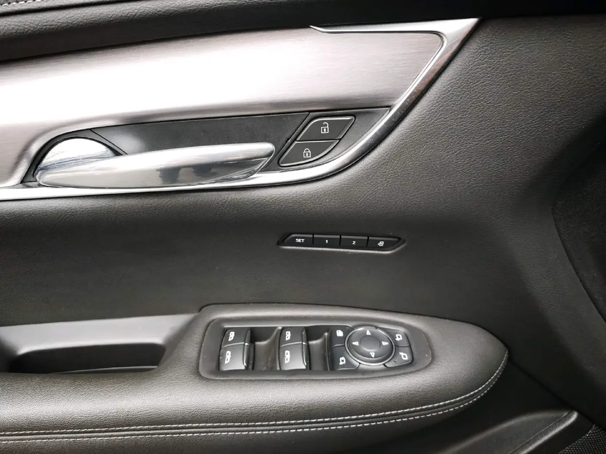 2022 Cadillac XT6 2.0T 237HP L4 9AT,autocango,china used car exporter,china ev exporter,chinese used car exporter,chinese used ev exporter