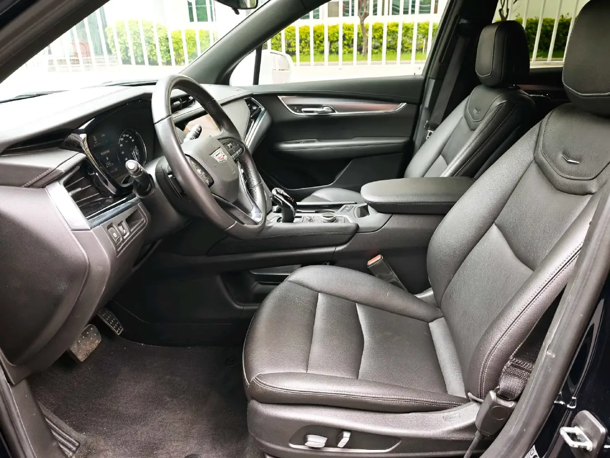 2022 Cadillac XT6 2.0T 237HP L4 9AT,autocango,china used car exporter,china ev exporter,chinese used car exporter,chinese used ev exporter