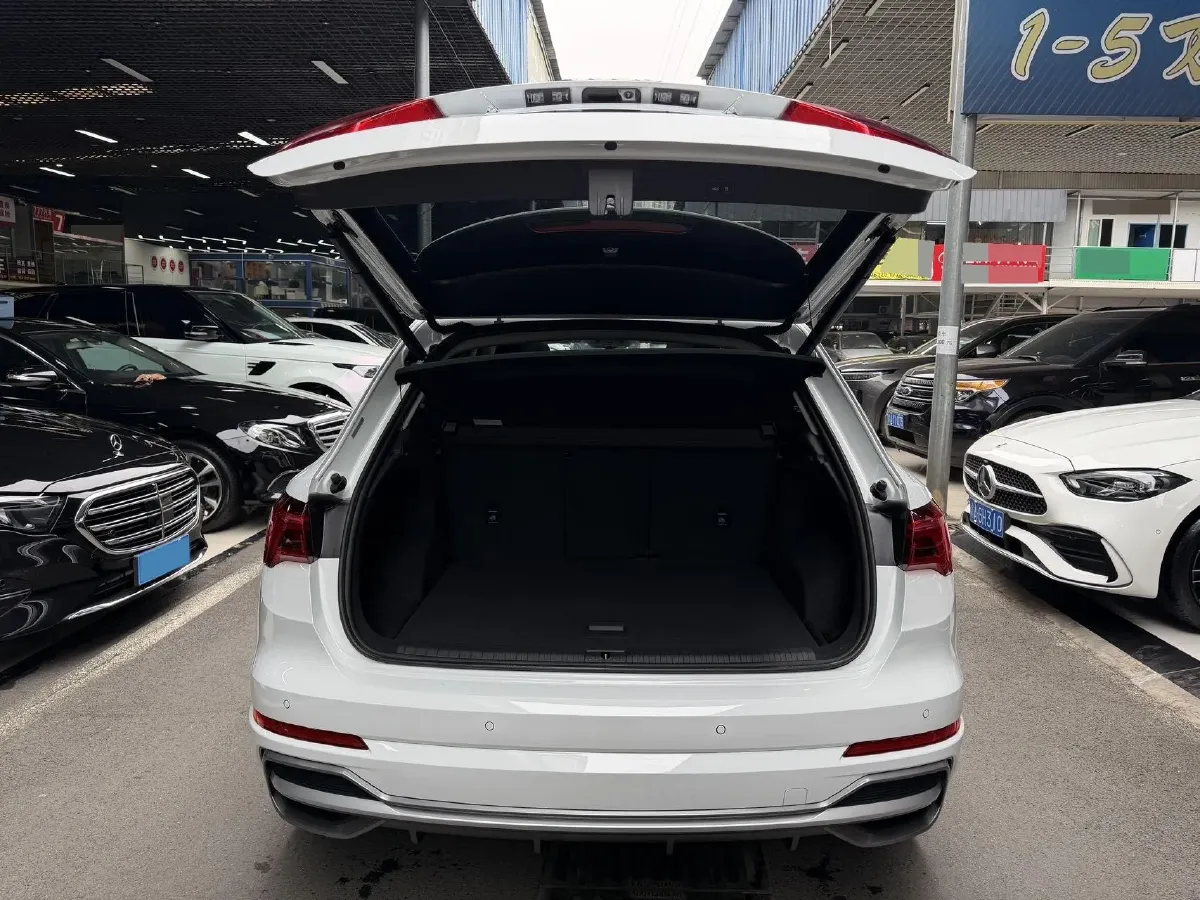 2023 Audi Q3 2.0T 186HP L4 7DCT,autocango,china used car exporter,china ev exporter,chinese used car exporter,chinese used ev exporter