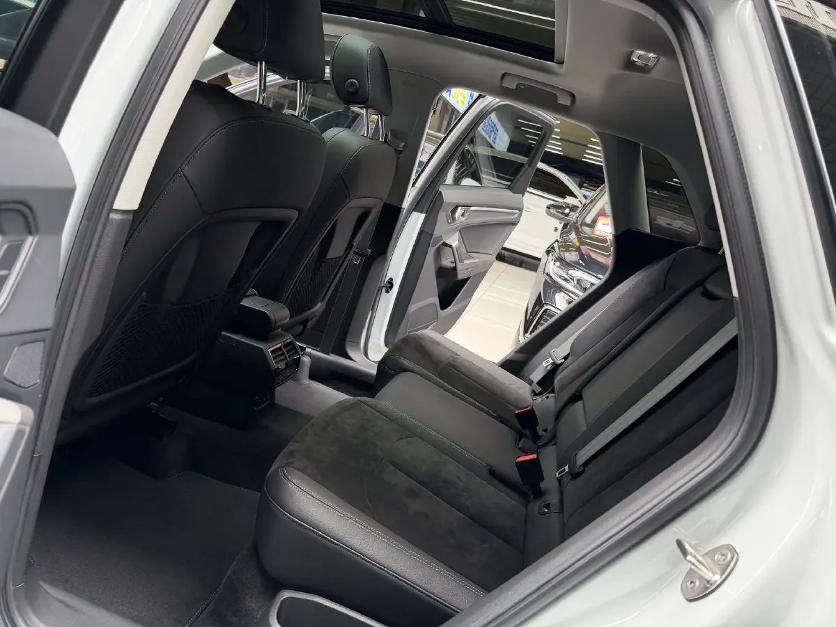 2023 Audi Q3 2.0T 186HP L4 7DCT,autocango,china used car exporter,china ev exporter,chinese used car exporter,chinese used ev exporter