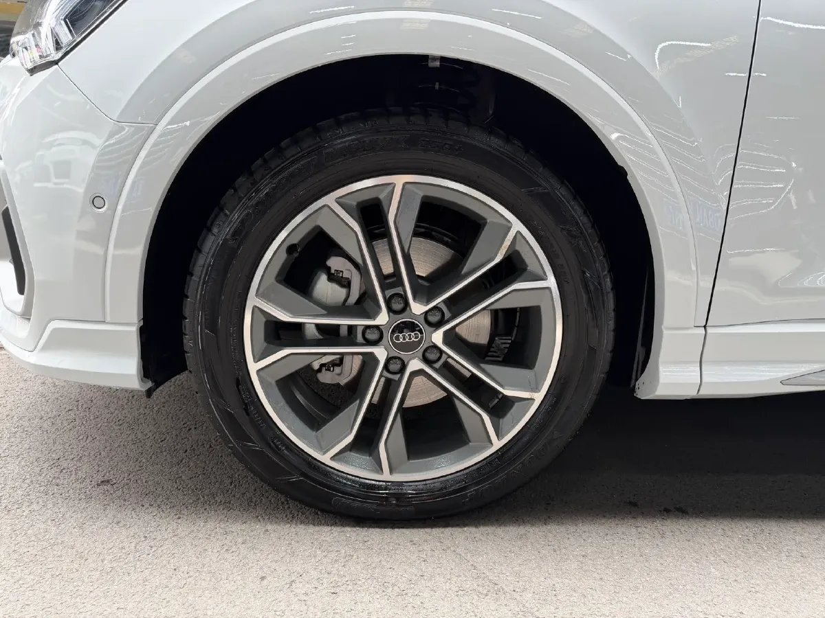 2023 Audi Q3 2.0T 186HP L4 7DCT,autocango,china used car exporter,china ev exporter,chinese used car exporter,chinese used ev exporter