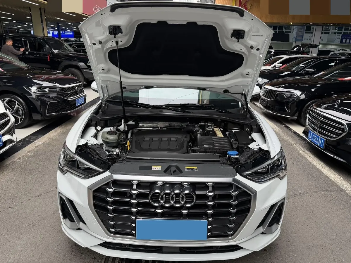 2023 Audi Q3 2.0T 186HP L4 7DCT,autocango,china used car exporter,china ev exporter,chinese used car exporter,chinese used ev exporter