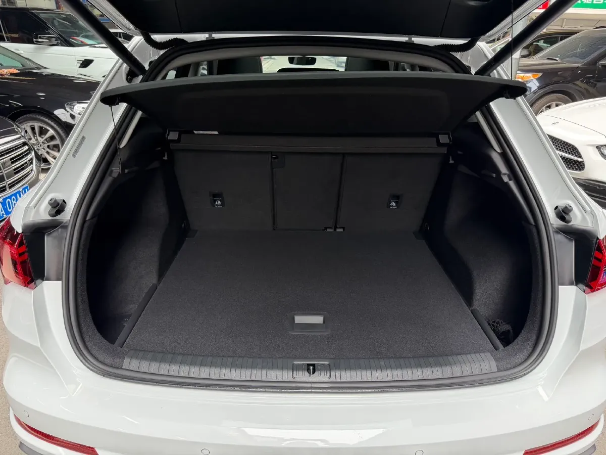 2023 Audi Q3 2.0T 186HP L4 7DCT,autocango,china used car exporter,china ev exporter,chinese used car exporter,chinese used ev exporter