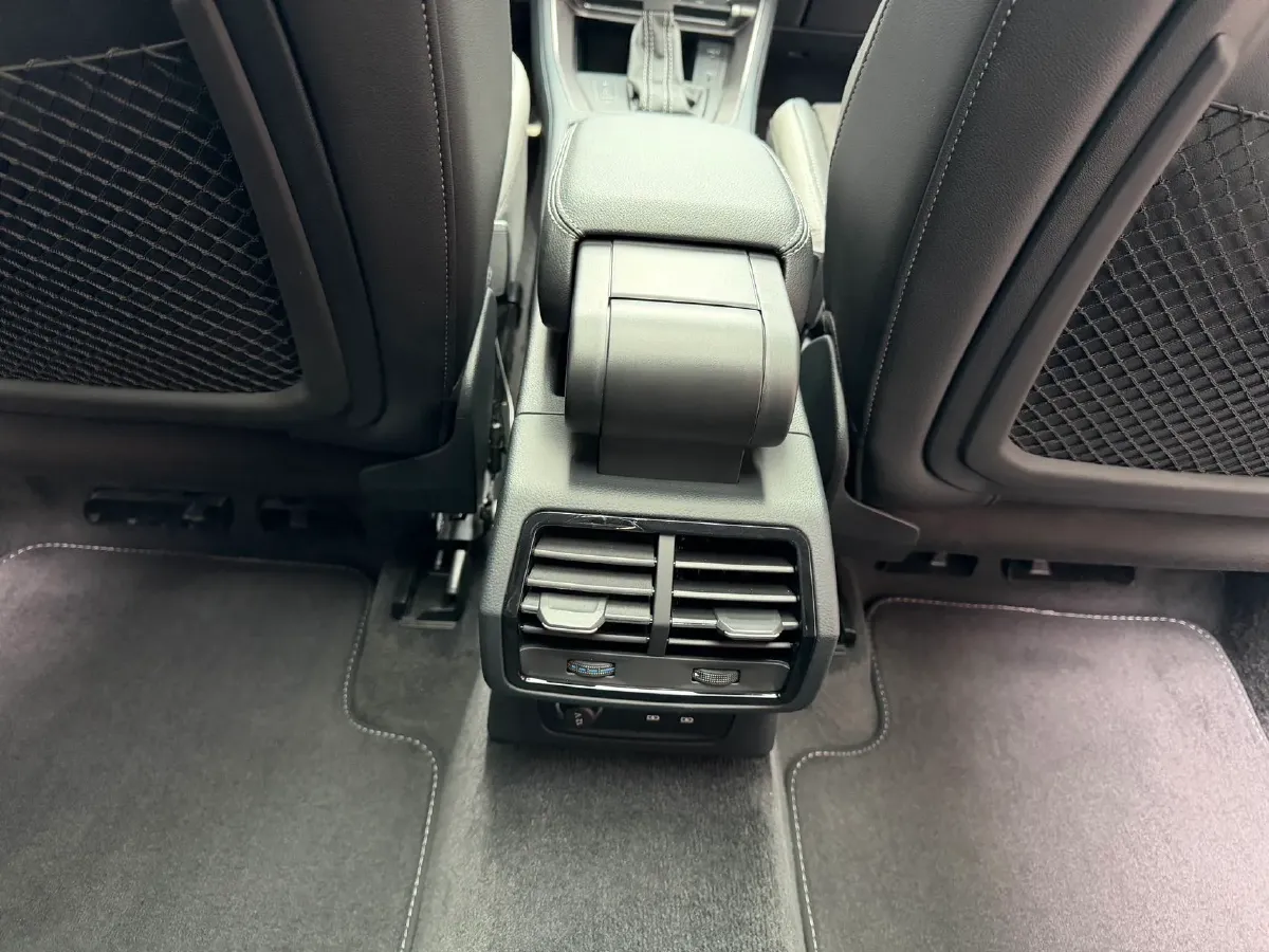 2023 Audi Q3 2.0T 186HP L4 7DCT,autocango,china used car exporter,china ev exporter,chinese used car exporter,chinese used ev exporter