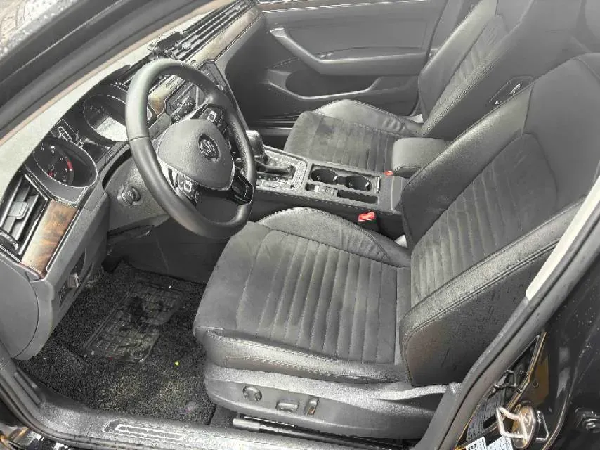 2018 Volkswagen Magotan 1.8T 180HP L4 7DCT,autocango,china used car exporter,china ev exporter,chinese used car exporter,chinese used ev exporter