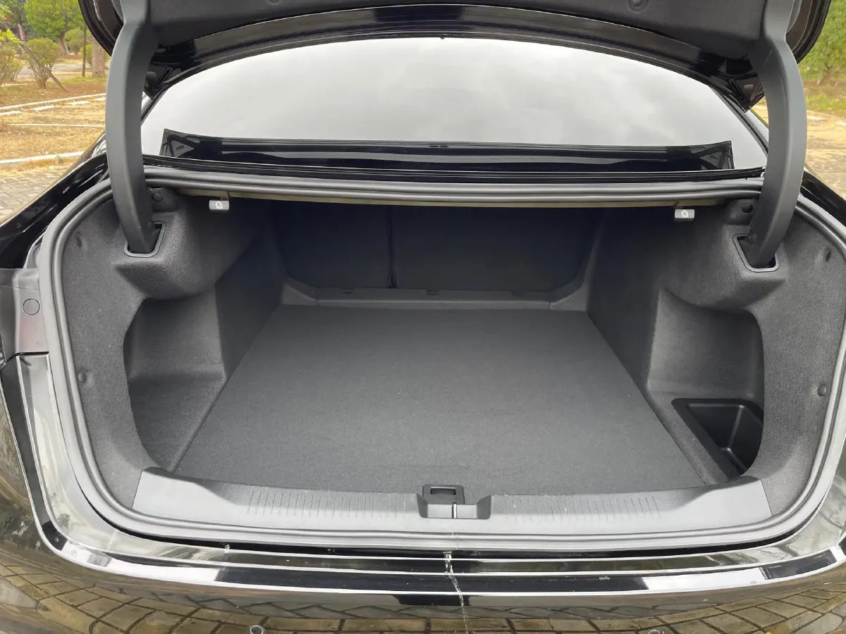 2023 Buick Larcosse 2.0T 237HP L4 9AT,autocango,china used car exporter,china ev exporter,chinese used car exporter,chinese used ev exporter