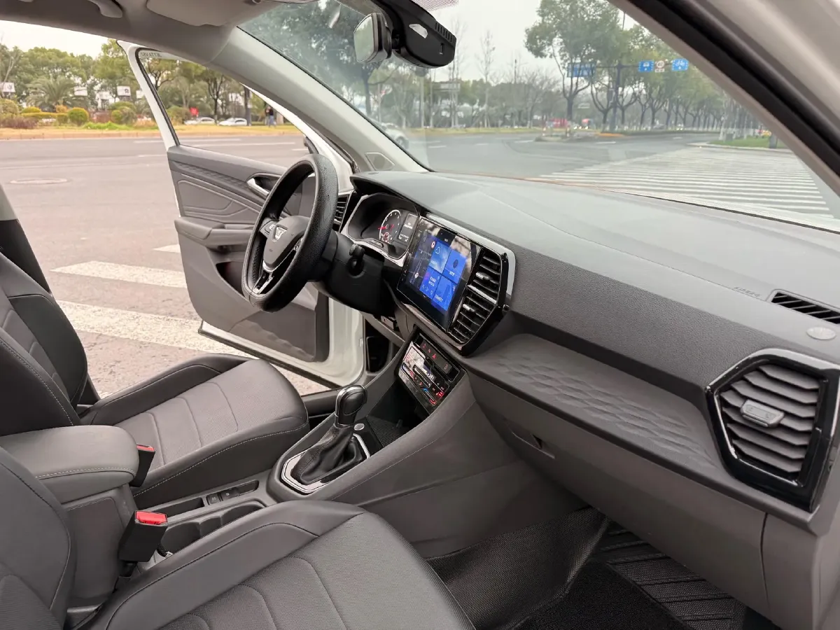 2020 Jetta VS7 1.4T 150HP L4 6AT,autocango,china used car exporter,china ev exporter,chinese used car exporter,chinese used ev exporter