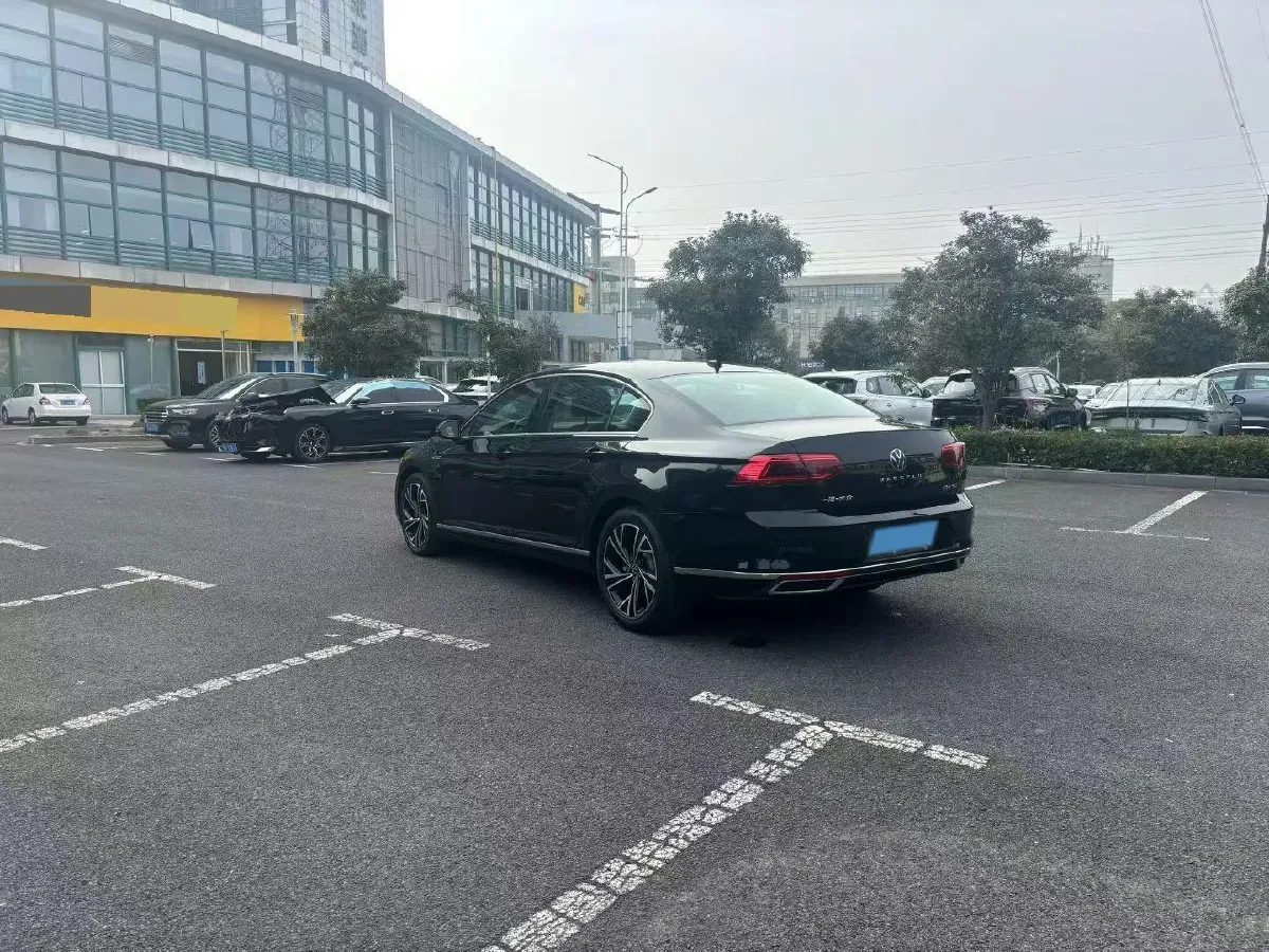 2021 Volkswagen Magotan 2.0T 186HP L4 7DCT,autocango,china used car exporter,china ev exporter,chinese used car exporter,chinese used ev exporter