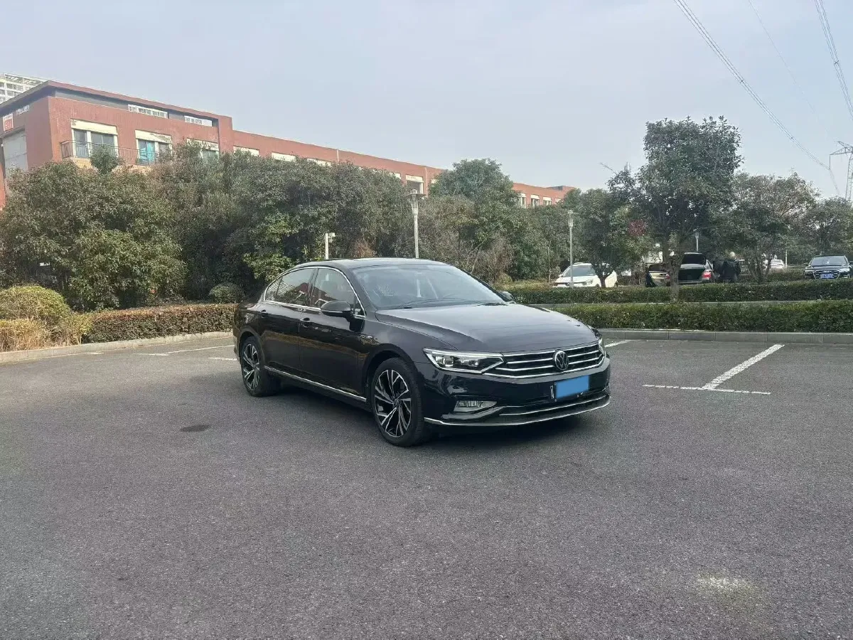 2021 Volkswagen Magotan 2.0T 186HP L4 7DCT,autocango,china used car exporter,china ev exporter,chinese used car exporter,chinese used ev exporter