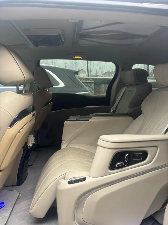 2022 Buick GL8 2.0T 237HP L4 9AT,autocango,china used car exporter,china ev exporter,chinese used car exporter,chinese used ev exporter