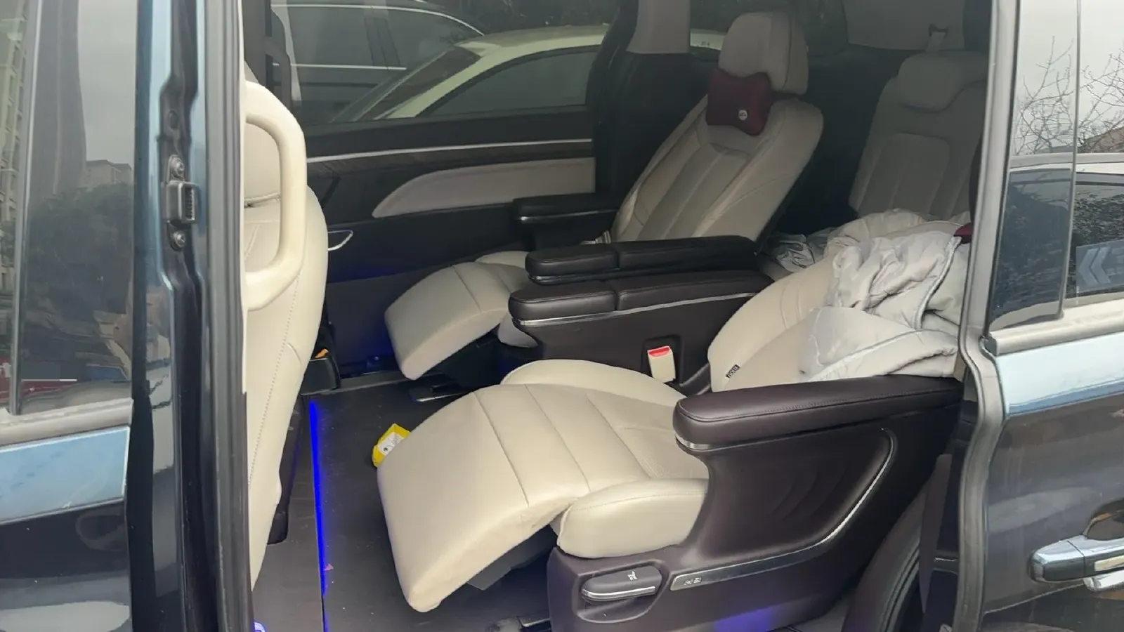 2023 GAC Trumpchi M8 2.0T 252HP L4 8AT,autocango,china used car exporter,china ev exporter,chinese used car exporter,chinese used ev exporter