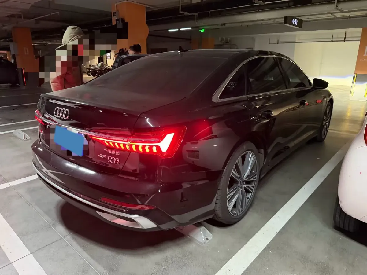 2024 Audi A6L 2.0T 245HP L4 7DCT,autocango,china used car exporter,china ev exporter,chinese used car exporter,chinese used ev exporter