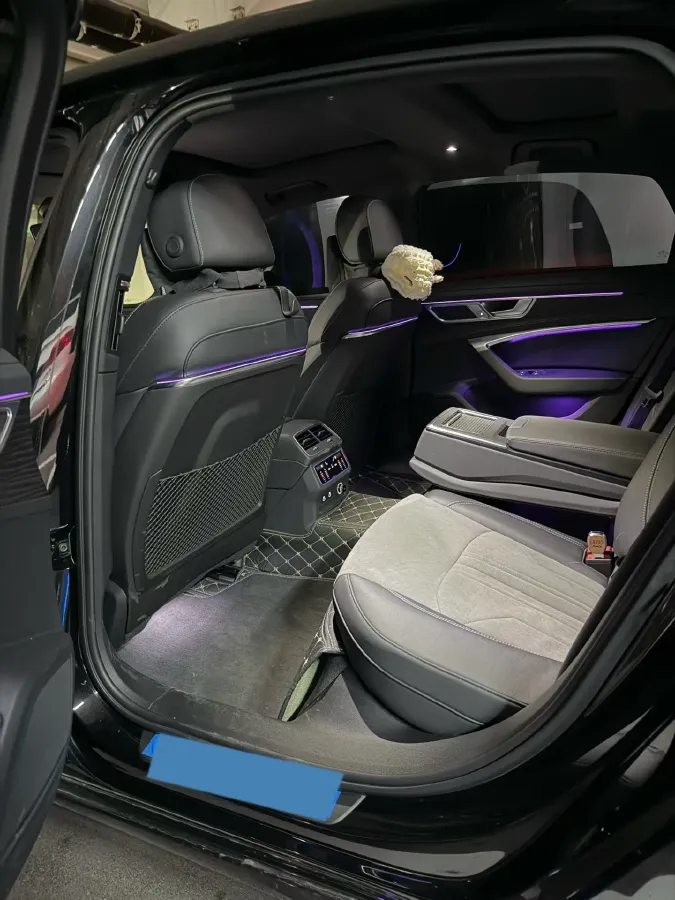 2024 Audi A6L 2.0T 245HP L4 7DCT,autocango,china used car exporter,china ev exporter,chinese used car exporter,chinese used ev exporter