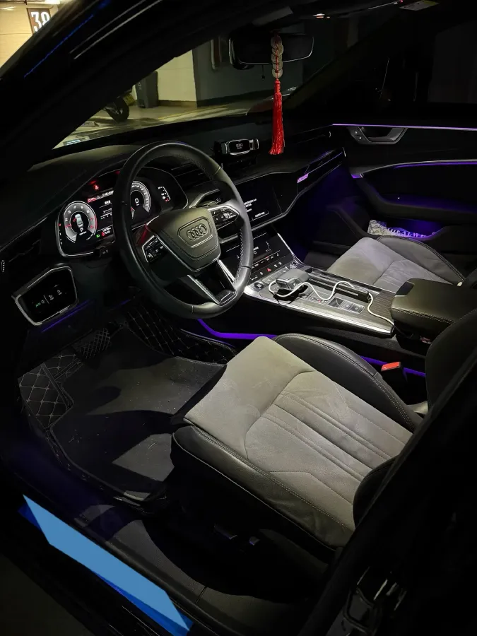 2024 Audi A6L 2.0T 245HP L4 7DCT,autocango,china used car exporter,china ev exporter,chinese used car exporter,chinese used ev exporter