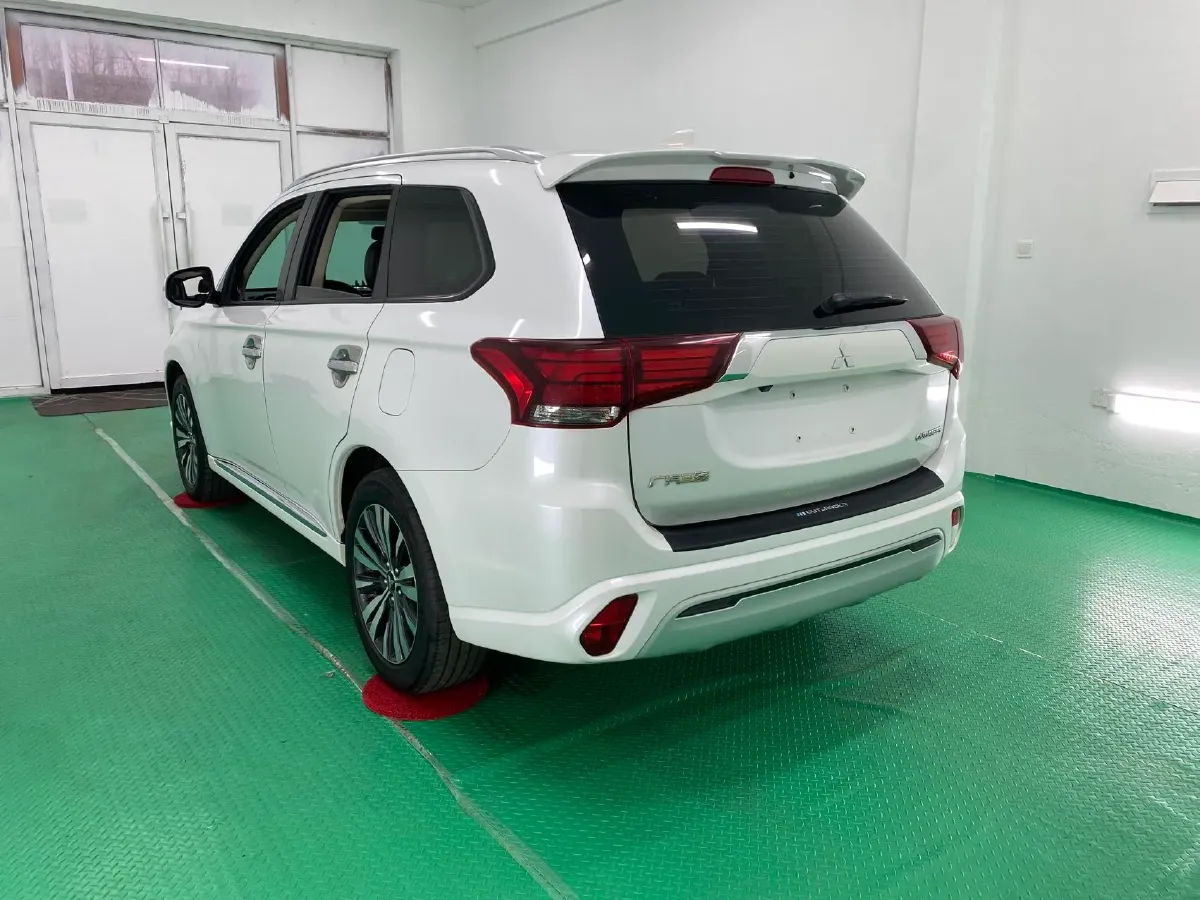 2021 Mitsubishi Outlander 2.0L 166HP L4 CVT,autocango,china used car exporter,china ev exporter,chinese used car exporter,chinese used ev exporter