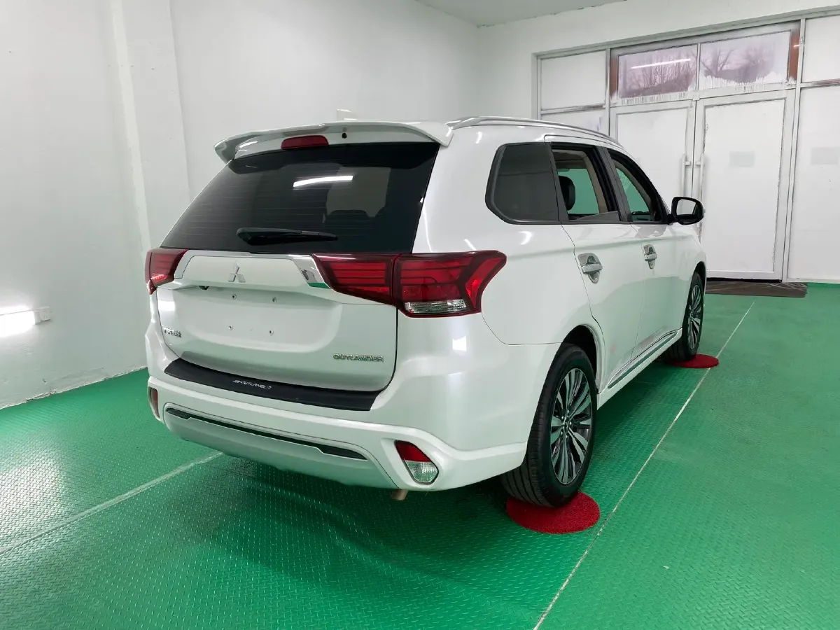 2021 Mitsubishi Outlander 2.0L 166HP L4 CVT,autocango,china used car exporter,china ev exporter,chinese used car exporter,chinese used ev exporter