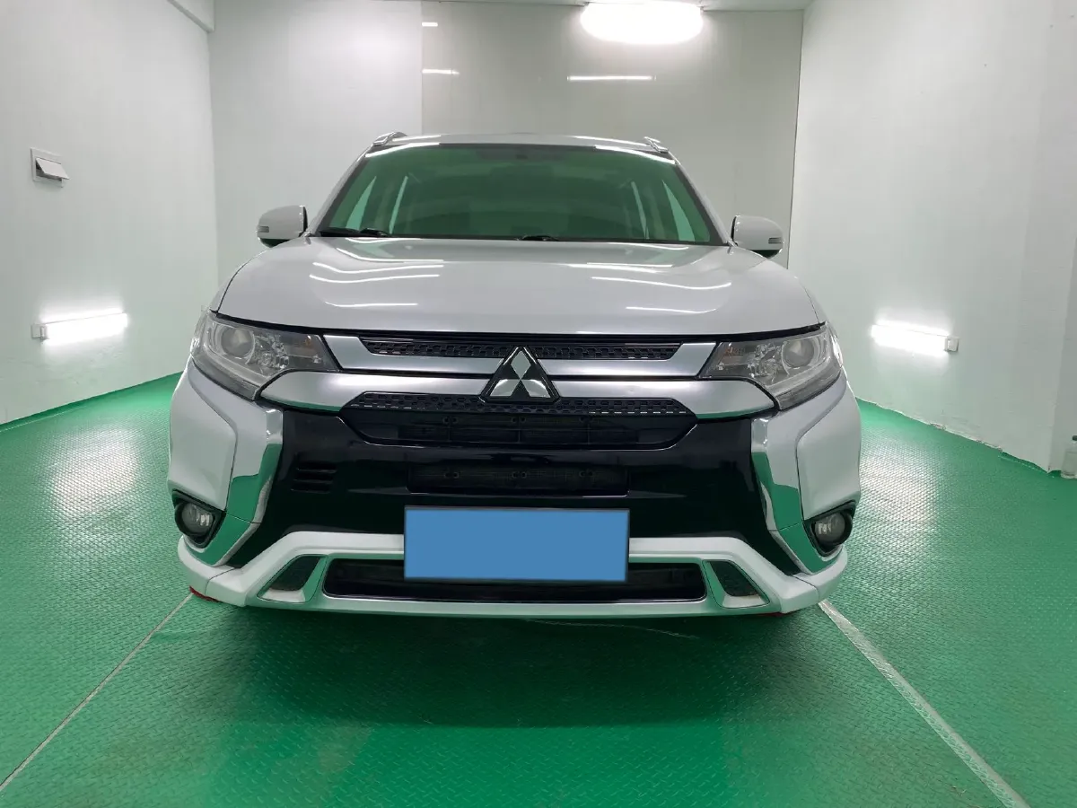 2021 Mitsubishi Outlander 2.0L 166HP L4 CVT,autocango,china used car exporter,china ev exporter,chinese used car exporter,chinese used ev exporter