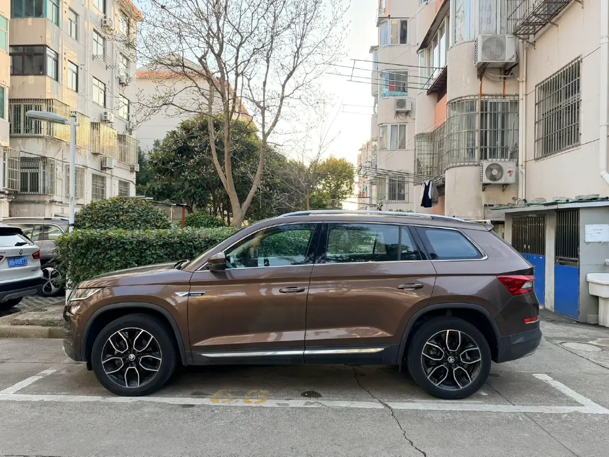 2018 Skoda Kodiak 2.0T 220HP L4 7DCT,autocango,china used car exporter,china ev exporter,chinese used car exporter,chinese used ev exporter