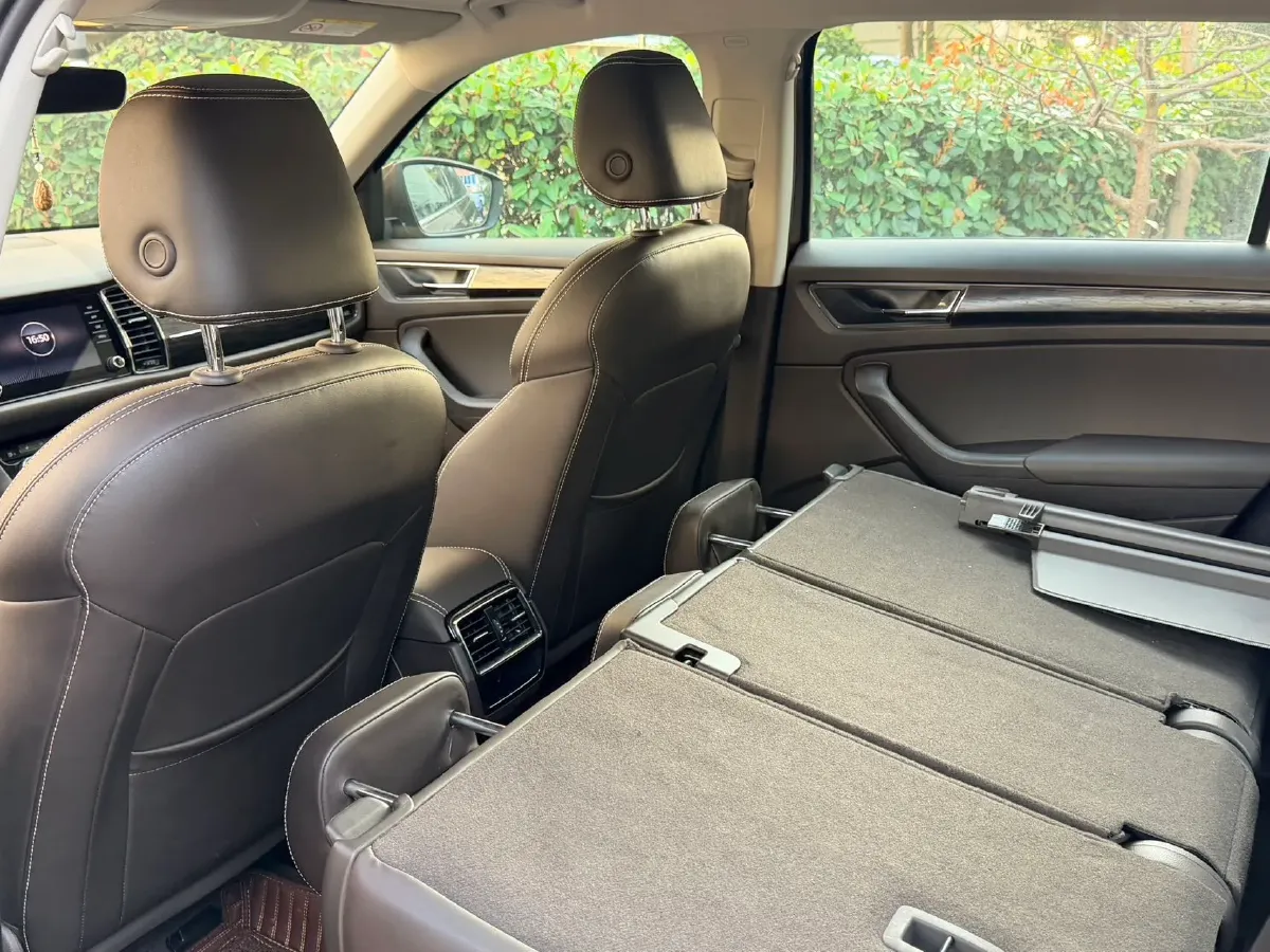 2018 Skoda Kodiak 2.0T 220HP L4 7DCT,autocango,china used car exporter,china ev exporter,chinese used car exporter,chinese used ev exporter