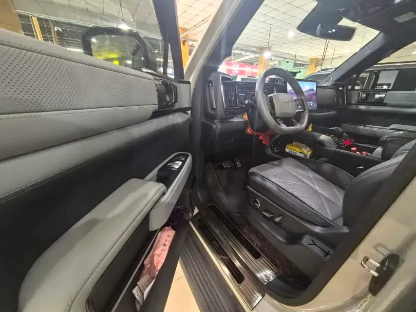 2023 FangChengBao Bao 5 1.5T 194HP L4 E-CVT PHEV 31.8KWH,autocango,china used car exporter,china ev exporter,chinese used car exporter,chinese used ev exporter