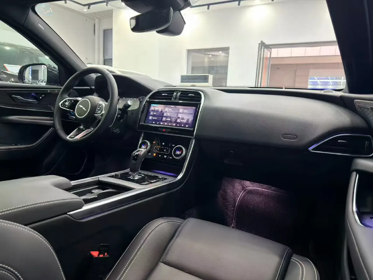 2020 Jaguar XEL 2.0T 200HP L4 8AT,autocango,china used car exporter,china ev exporter,chinese used car exporter,chinese used ev exporter