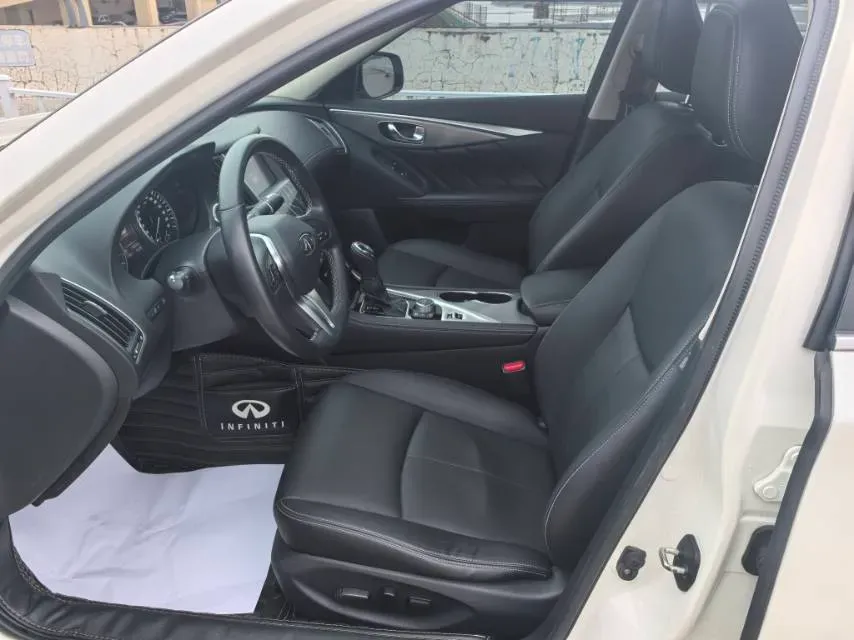 2018 Jeep Grand Commander 2.0T 265HP L4 9AT,autocango,china used car exporter,china ev exporter,chinese used car exporter,chinese used ev exporter