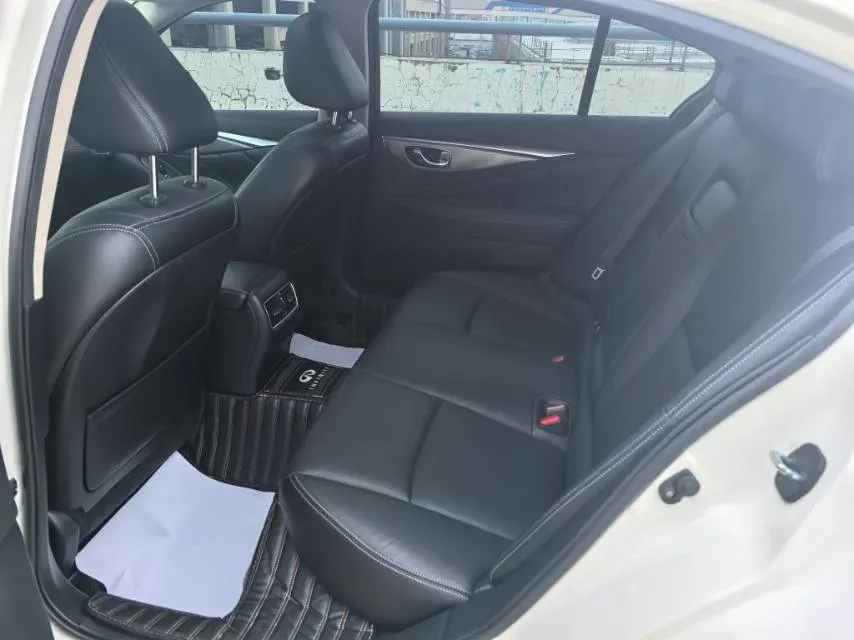 2018 Jeep Grand Commander 2.0T 265HP L4 9AT,autocango,china used car exporter,china ev exporter,chinese used car exporter,chinese used ev exporter