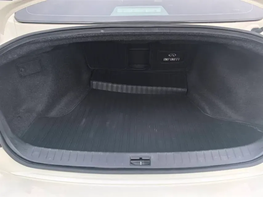 2018 Jeep Grand Commander 2.0T 265HP L4 9AT,autocango,china used car exporter,china ev exporter,chinese used car exporter,chinese used ev exporter