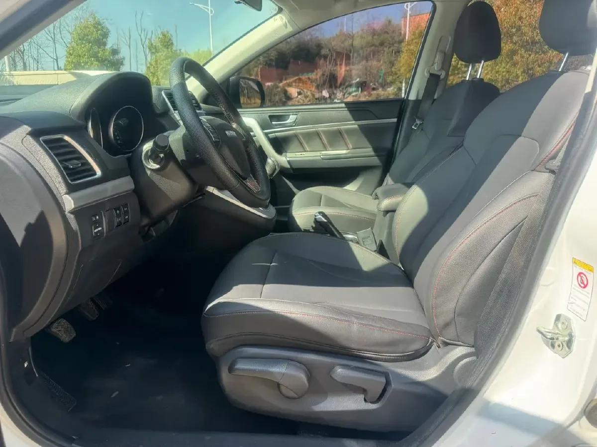 2019 Haval M6 1.5T 150HP L4 6MT,autocango,china used car exporter,china ev exporter,chinese used car exporter,chinese used ev exporter