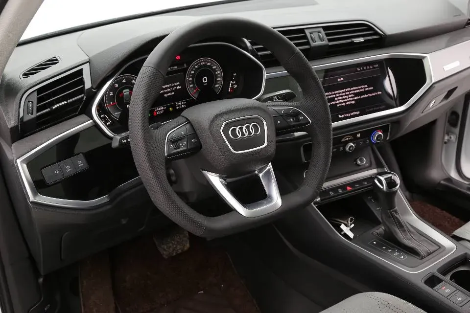 2022 Audi Q3 1.4T 150HP L4 7DCT,autocango,china used car exporter,china ev exporter,chinese used car exporter,chinese used ev exporter