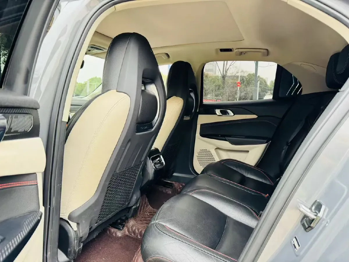 2018 Toyota C-HR 2.0L 171HP L4 CVT,autocango,china used car exporter,china ev exporter,chinese used car exporter,chinese used ev exporter