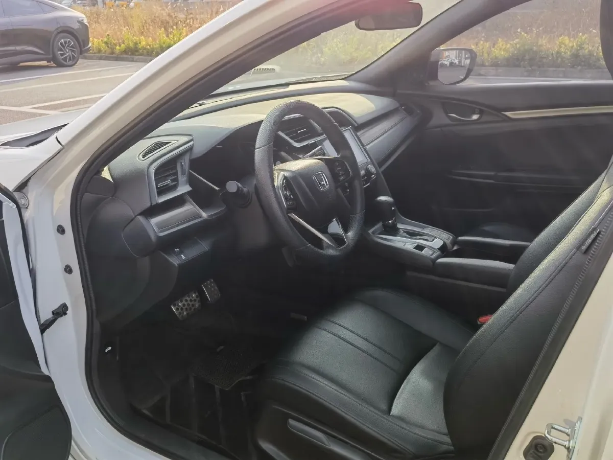 2021 Honda Civic 1.5T 177HP L4 CVT,autocango,china used car exporter,china ev exporter,chinese used car exporter,chinese used ev exporter