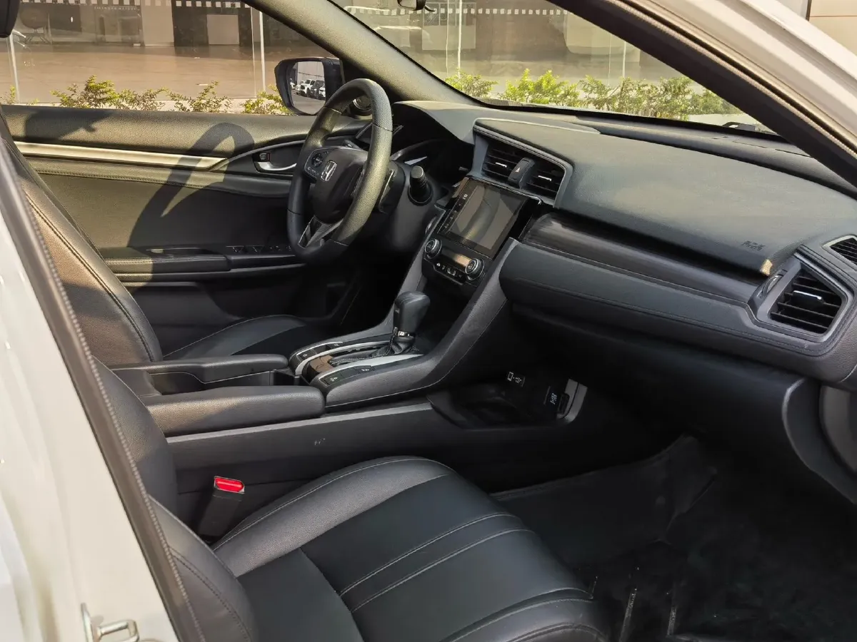 2021 Honda Civic 1.5T 177HP L4 CVT,autocango,china used car exporter,china ev exporter,chinese used car exporter,chinese used ev exporter