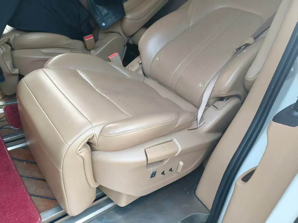 2020 Buick GL8 2.0T 237HP L4 9AT,autocango,china used car exporter,china ev exporter,chinese used car exporter,chinese used ev exporter