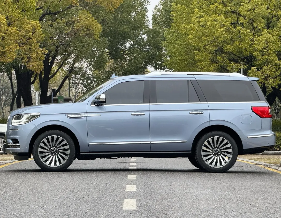 2019 Lincoln Navigator 3.5T 388HP V6 10AT,autocango,china used car exporter,china ev exporter,chinese used car exporter,chinese used ev exporter