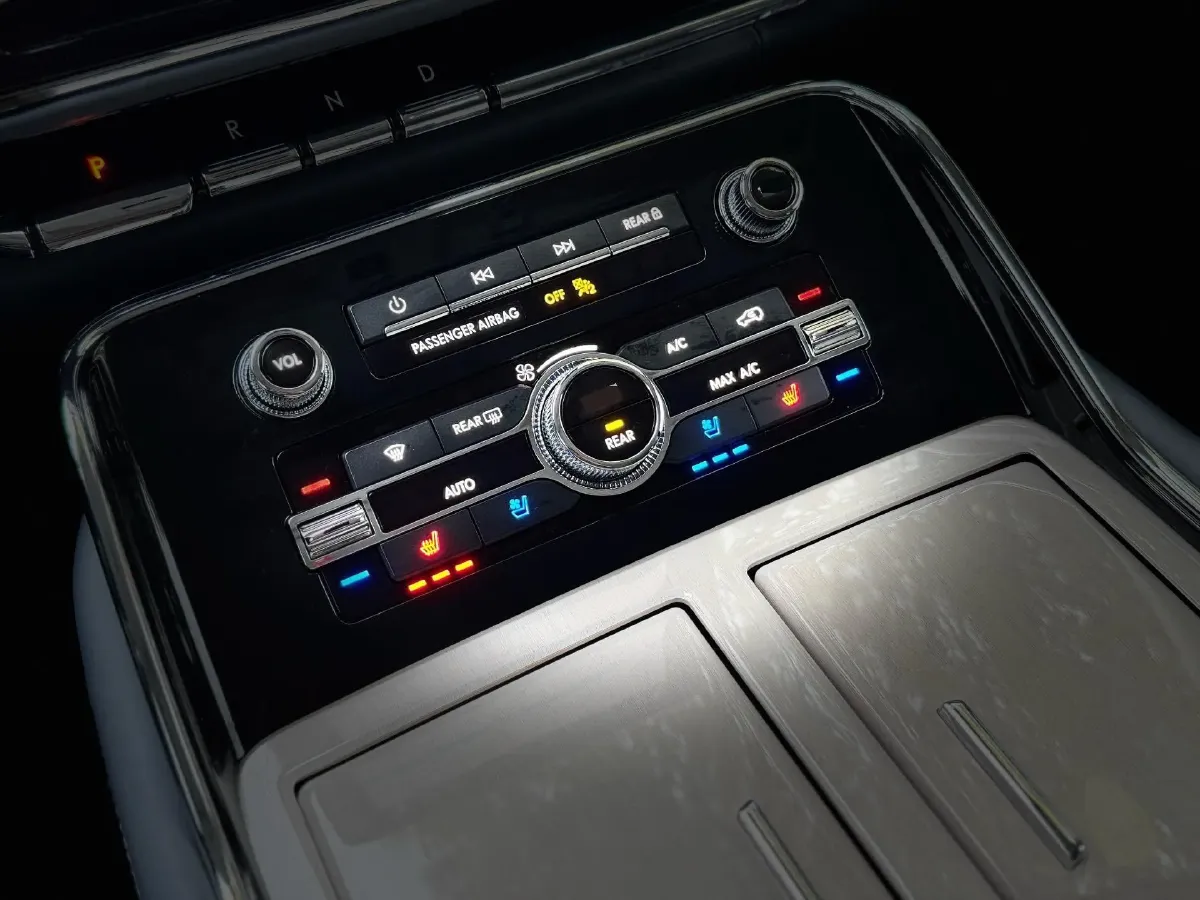 2019 Lincoln Navigator 3.5T 388HP V6 10AT,autocango,china used car exporter,china ev exporter,chinese used car exporter,chinese used ev exporter