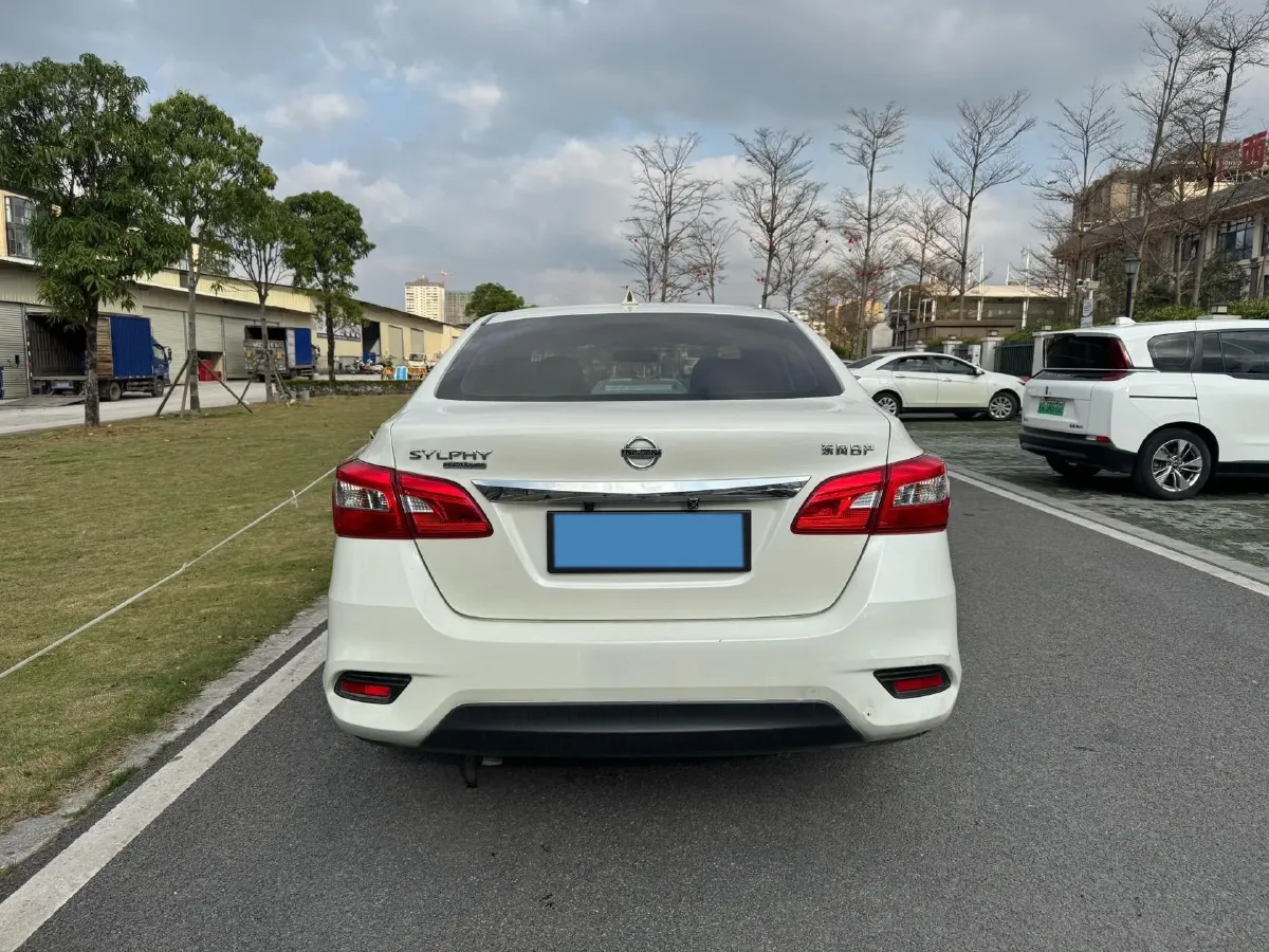 2021 Nissan Sylphy 1.6L 122HP L4 5MT,autocango,china used car exporter,china ev exporter,chinese used car exporter,chinese used ev exporter